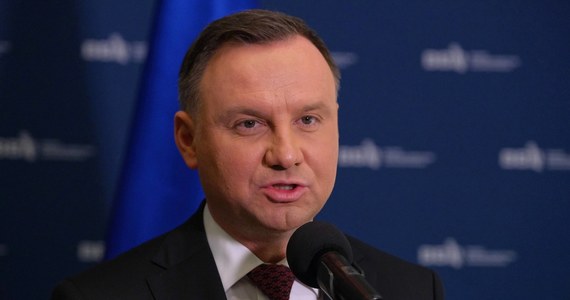 Ubiegający się o reelekcję prezydent Andrzej Duda stawił się w czwartek w Sądzie Okręgowym w Krakowie na postępowaniu ws. oświadczenia lustracyjnego, które złożył w trybie wyborczym. Po około godzinnym posiedzeniu sąd zdecydował o umorzeniu postępowania.