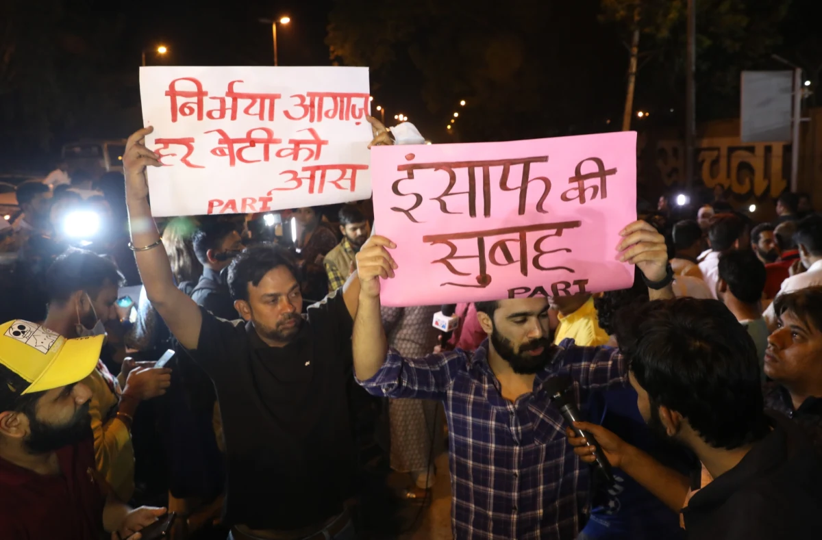 W delhijskim więzieniu Tihar stracono czterech mężczyzn skazanych na śmierć za zgwałcenie i zabójstwo ponad siedem lat temu 23-letniej studentki. Śmierć Jyoti Singh wywołała protesty w całych Indiach i zszokowała świat.