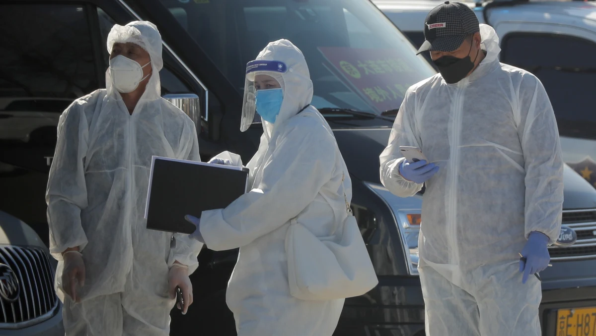 Śmiertelność choroby COVID-19 w samym epicentrum pandemii, w chińskim mieście Wuhan była niższa, niż początkowo szacowano i wynosiła około 1,4 procent - pisze na łamach czasopisma "Nature Medicine" grupa naukowców z University of Hong Kong i Harvard T.H. Chan School of Public Health w Bostonie. To wartość zdecydowanie niższa od podawanej obecnie przez Światową Organizację Zdrowia ogólnoświatowej śmiertelności COVID-19 na poziomie 3,4 procent. Nie ma wątpliwości, że tragiczną statystykę podnosi bardzo trudna sytuacja we Włoszech.