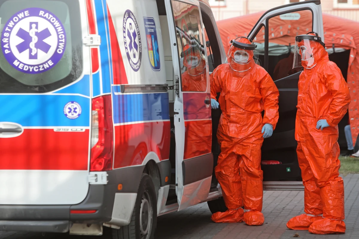 Wszystko na to wskazuje, że bezpośrednią przyczyną śmierci 27-latki z Łańcuta (woj. podkarpackie) była sepsa - poinformował w piątek rzecznik prasowy Ministerstwa Zdrowia Wojciech Andrusiewicz. Jak informuje resort - z tego względu pacjentka nie jest ujmowana w statystyce osób zmarłych z powodu Covid-19.