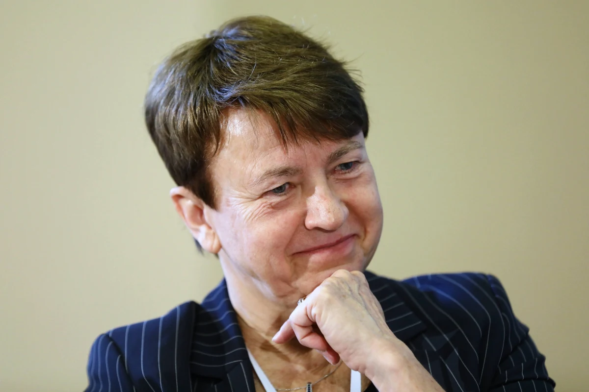 „Myślę, że nikt nie wie, jak duże trzęsienie nastąpi w gospodarce, bo z taką sytuacją mamy do czynienia pierwszy raz w historii” – mówiła w Popołudniowej Rozmowie w RMF FM ekonomistka dr Małgorzata Starczewska-Krzysztoszek z Towarzystwa Ekonomistów Polskich. Odniosła się w ten sposób do słów premiera, który mówił o „trzęsieniu” w polskiej gospodarce, które nastąpi w związku w koronawirusem. "To nie jest panika. Widzimy co się dzieje na świecie – w krajach Europy. Ta sytuacja dopiero narasta, dlatego możemy się spodziewać gorszych sytuacji, niż mamy teraz” – dodaje.