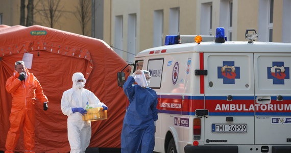 Liczba osób zakażonych koronawirusem w Polsce wzrosła do 536, po tym, gdy wykryto go u kolejnych 44 osób - poinformowało wieczorem Ministerstwo Zdrowia. Wcześniej w sobotę resort informował o łącznie 67 nowych przypadkach.