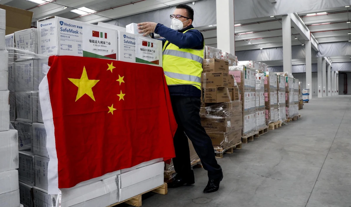 W Chinach, gdzie od trzech dni jedyne potwierdzone przypadki zakażeń dotyczą 41 osób, które powróciły ostatnio do Chin z zagranicy, narastają obawy przed drugą falą epidemii, której źródłem mogliby stać się chińscy studenci przyjeżdżający z krajów UE i USA.