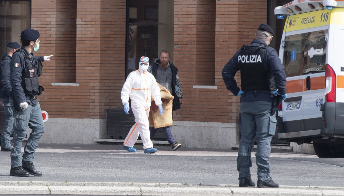 ​W Lombardii faktyczna liczba zakażonych koronawirusem może być dziesięć razy wyższa od tej oficjalnej, bo ten bilans nie uwzględnia osób bez objawów, lub z lekkimi dolegliwościami - to jedna z hipotez przedstawionych w niedzielę przez dziennik "Corriere della Sera".