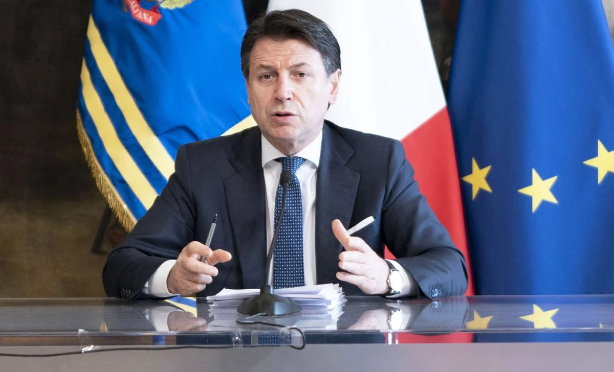 Premier Włoch Giuseppe Conte w sobotę wieczorem ogłosił decyzję o wstrzymaniu na całym terytorium kraju wszelkiej działalności produkcyjnej , która nie jest niezbędna. To kolejny krok zaostrzający walkę z epidemią koronawirusa.