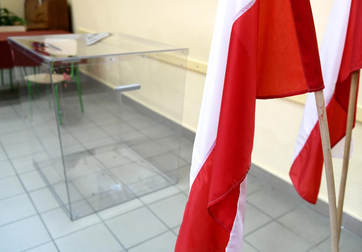 71,7 proc. ankietowanych uważa, że przewidziane na maj wybory prezydenckie należy przełożyć w związku z epidemią koronawirusa - wynika z sondażu przeprowadzonego przez United Survey dla RMF FM i "Dziennika Gazety Prawnej". Z badania wynika także, że na największe poparcie w I turze może liczyć Andrzej Duda.