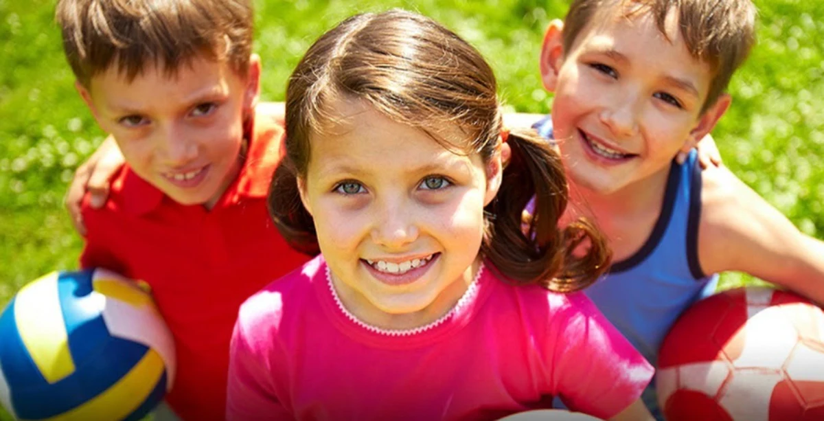 Szkoły są zamknięte z powodu epidemii koronawirusa, a dzieciaki w czterech ścianach rozpiera energia. Zespół sportowy RMF4RT Gladiators przygotował propozycję WF online dla najmłodszych. Będą skłony, przeskoki, przysiady, a przed wszystkim dużo dobrej zabawy. 