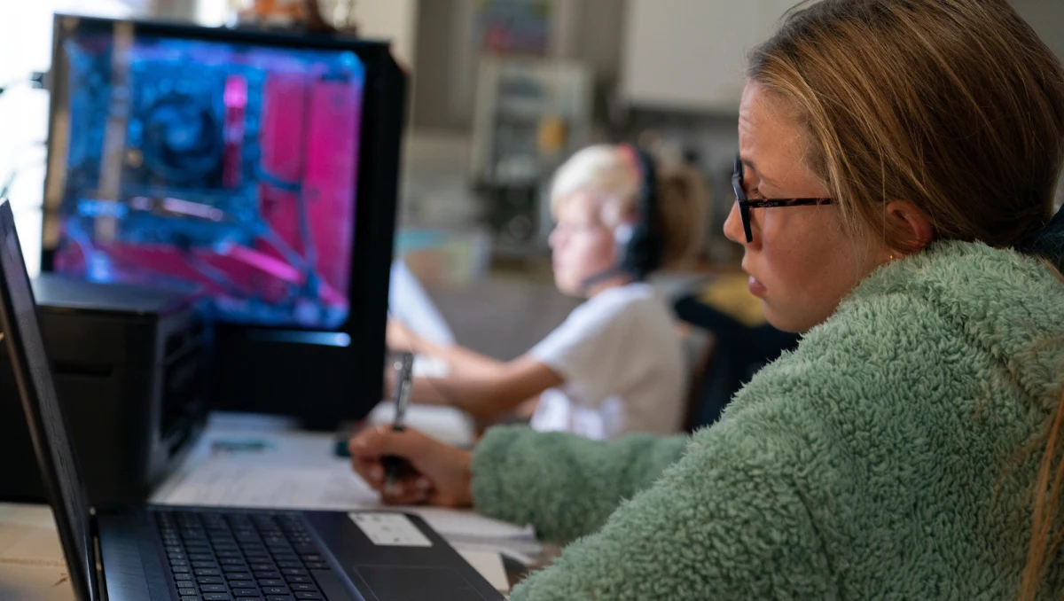 Zawieszenie zajęć w szkołach w całej Polsce potrwa co najmniej do 10 kwietnia. O takiej decyzji poinformował w piątek minister edukacji narodowej Dariusz Piontkowski. Sprawdziliśmy, jak wygląda nauka przez internet w polskich szkołach.