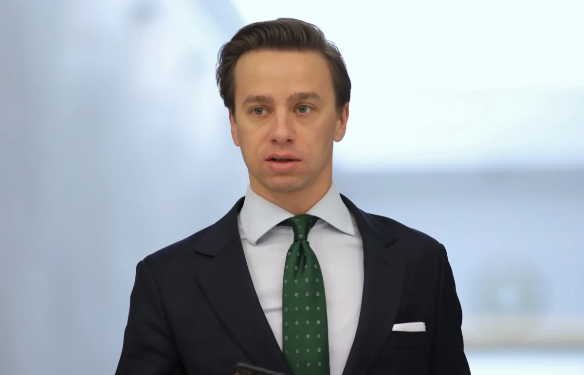 Apelujemy, żeby wybory zostały odsunięte i żeby zacząć poważną rozmowę o tym, jakie środki antykryzysowe zastosować - powiedział podczas briefingu w Sejmie kandydat Konfederacji na prezydenta Krzysztof Bosak.