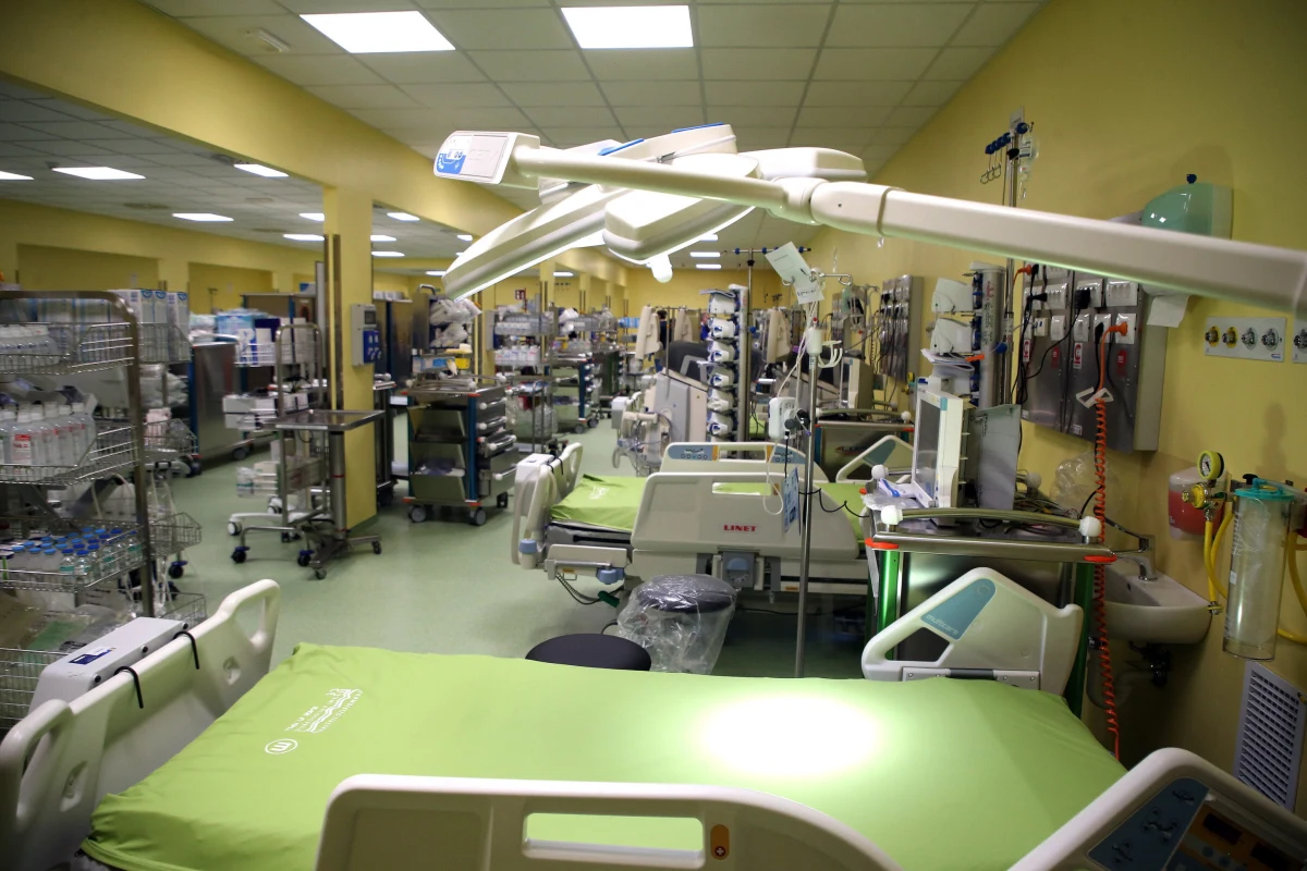 W ciągu ośmiu dni w Mediolanie powstał w związku z epidemią koronawirusa nowy oddział intensywnej terapii na terenie szpitala San Raffaele. Oddział sfinansowało 200 tysięcy osób podczas zbiórki rozpoczętej przez małżeństwo celebrytów - Chiarę Ferragni i Fedeza.