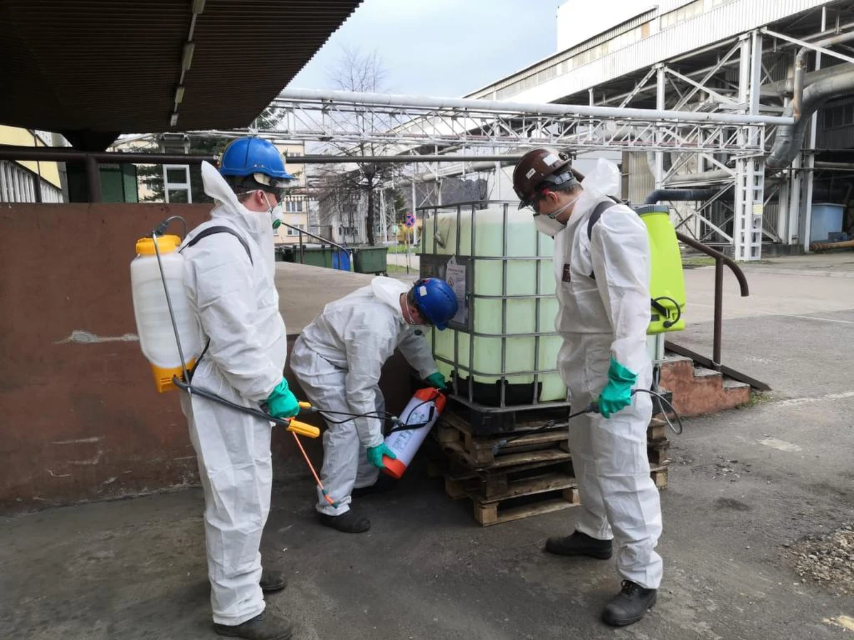 Kopalnia Ziemowit w Lędzinach sama produkuje płyn wirusobójczy do dezynfekcji. Do tej pory wyprodukowano tam już kilka tysięcy litrów tego środka. Wkrótce ma trafić do wszystkich kopalń Polskiej Grupy Górniczej.
