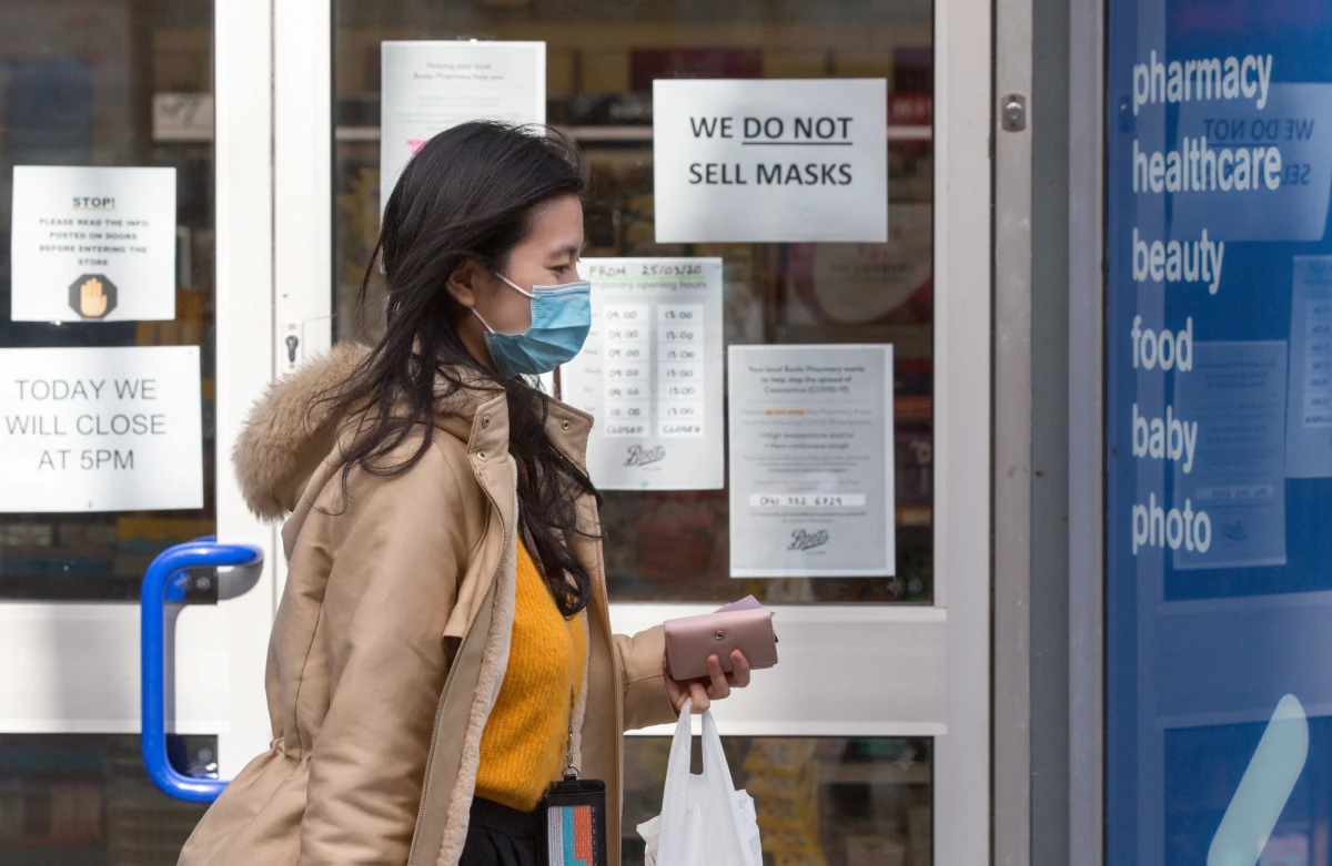 21-letnia Brytyjka bez żadnych innych towarzyszących chorób zmarła z powodu koronawirusa - podał dziennik "The Sun". Jak oświadczyła jej rodzina, powinno to być ostrzeżeniem dla tych, którzy sądzą, że Covid-19 dotyka tylko osoby starsze i z problemami zdrowotnymi. 