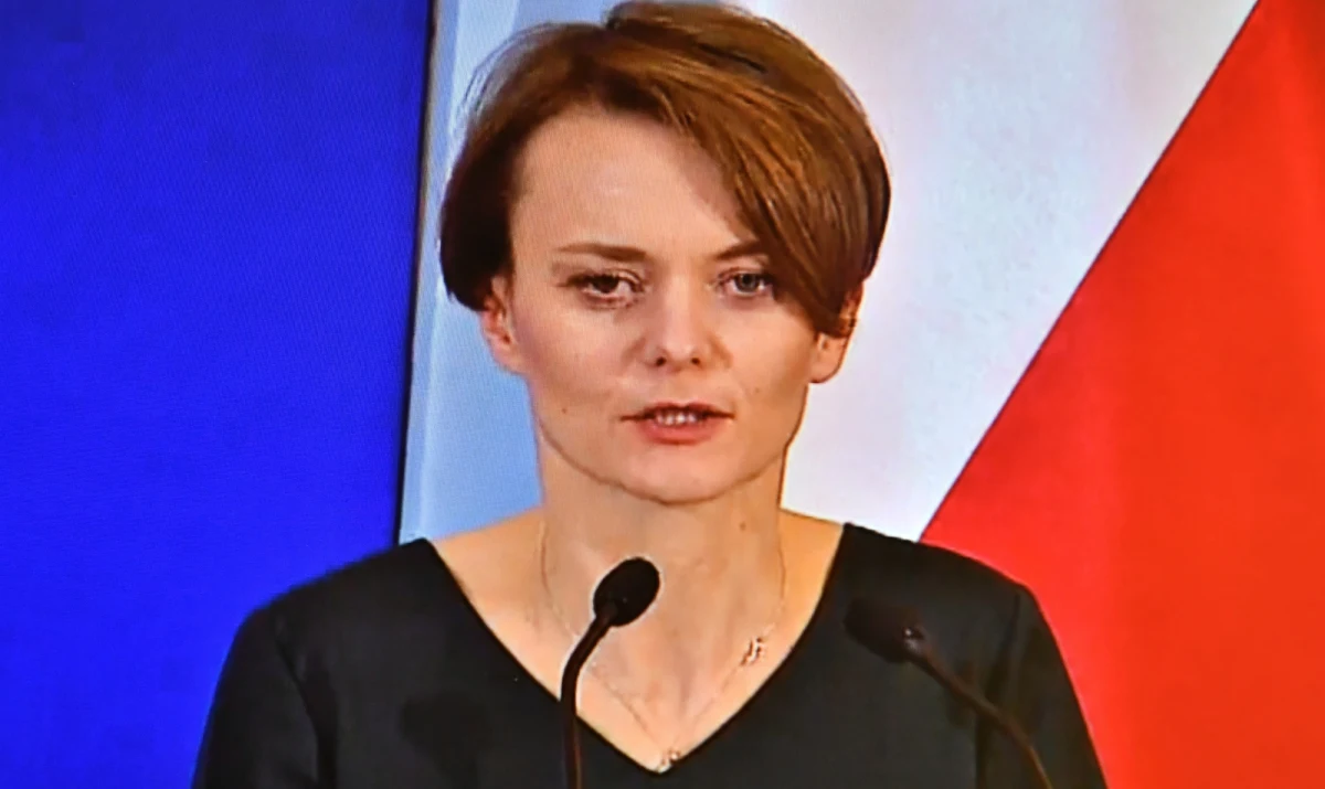 Wszystkie elementy legislacyjne pakietu "Tarcza antykryzysowa" zostały w środę przez rząd zatwierdzone i po ostatnich pracach, jeszcze dziś powinny być przyjęte - poinformowała minister rozwoju Jadwiga Emilewicz. Pakiet ma przeciwdziałać gospodarczym skutkom pandemii koronawirusa. 