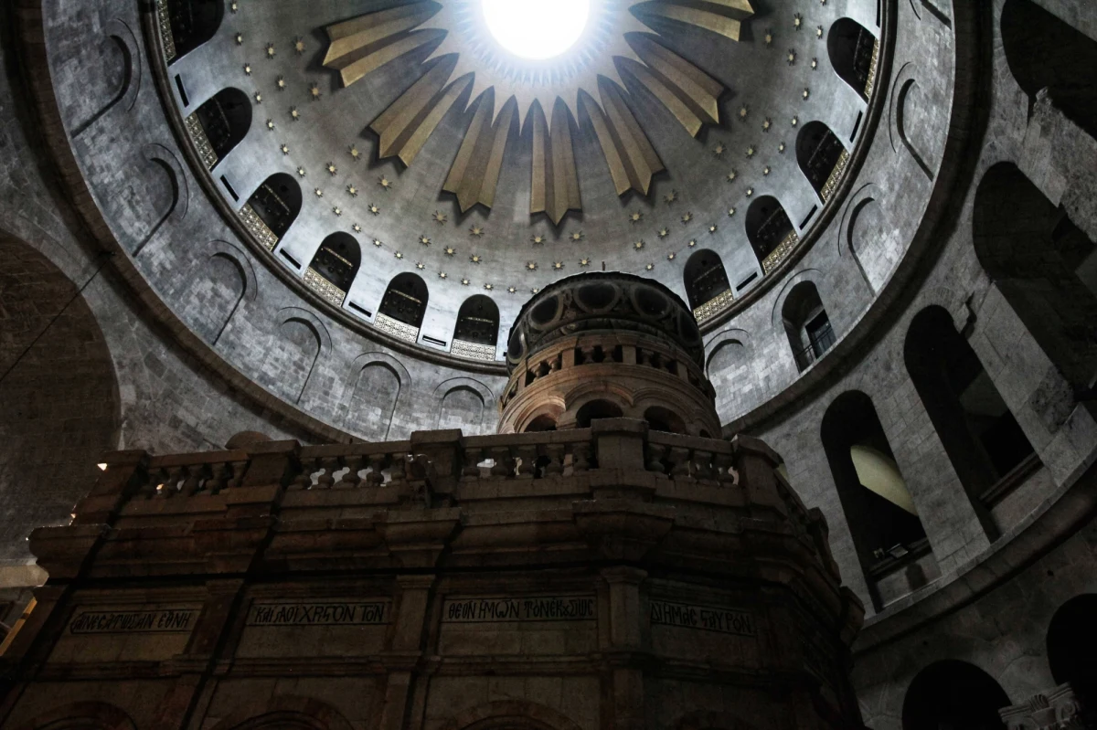 Bazylika Grobu Pańskiego w Jerozolimie, czczona w tradycji chrześcijańskiej jako miejsce ukrzyżowania i pochówku Jezusa Chrystusa, została w środę zamknięta na tydzień. Taką informację przekazali agencji Reutera urzędnicy kościelni.