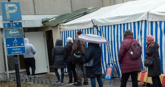 Uusimaa, najbardziej zaludniony region Finlandii, gdzie jest najwięcej zarażonych koronawirusem, w tym stolica Helsinki oraz bezpośrednio sąsiadujące miasta Espoo i Vantaa, muszą jak najszybciej zostać odcięte od reszty kraju - ogłosiła wczoraj wieczorem premier Sanna Marin.