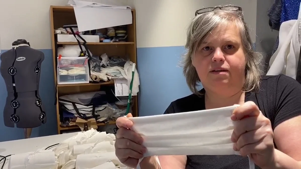 Polki w USA ruszyły z pomocą dla amerykańskich szpitali, w których również brakuje sprzętu ochronnego. Szyją maski, choć sprawa jest trudna, bo w sklepach brakuje gumek. Nie zwracając uwagi na problemy, chcą pomóc między innymi lecznicom, w których pielęgniarkami są nasze rodaczki.