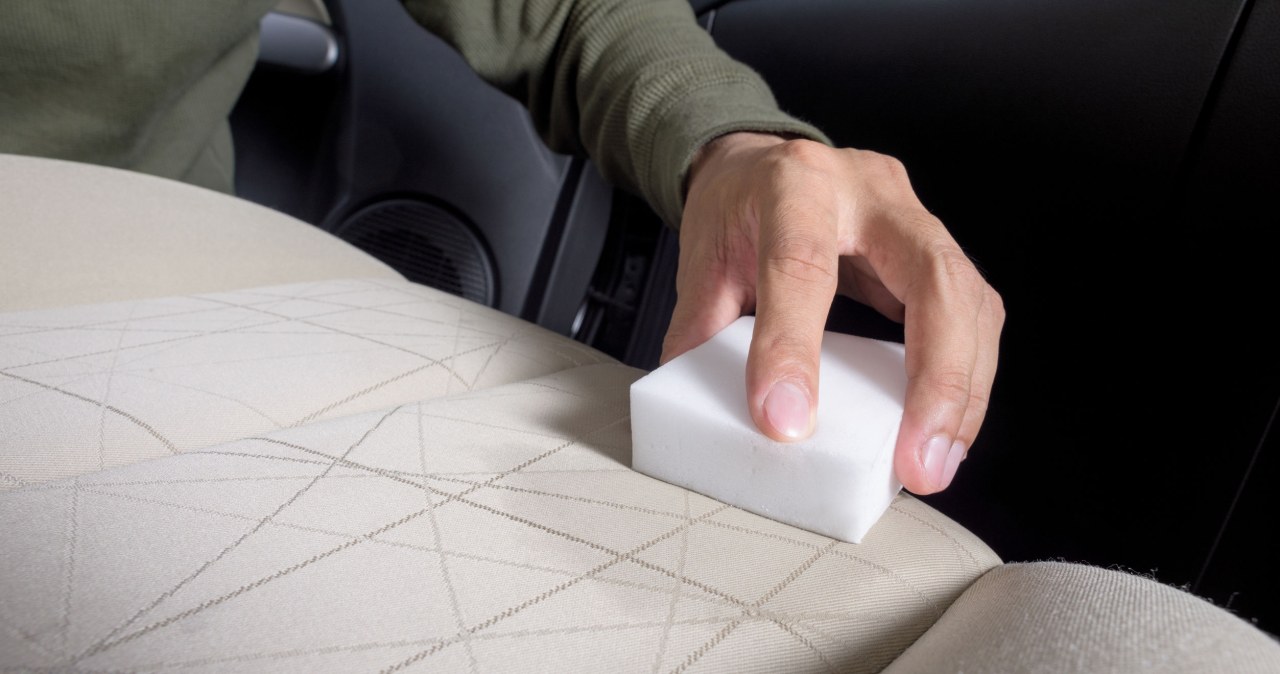 Jak posprzątać auto w środku? Prosty poradnik bez wizyty u detailera