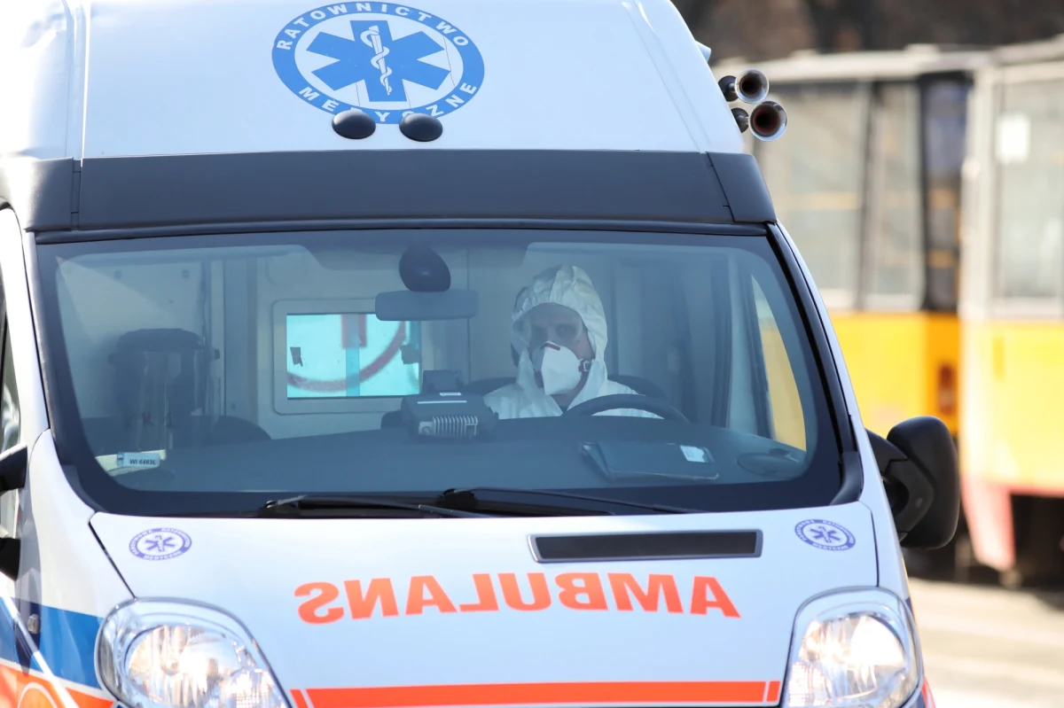 Ponad 20 pracowników Samodzielnego Publicznego Szpitala Klinicznego im. Andrzeja Mielęckiego Śląskiego Uniwersytetu Medycznego w Katowicach zostało objętych kwarantanną po tym, jak u jednego z pacjentów potwierdzono zakażenie koronawirusem.