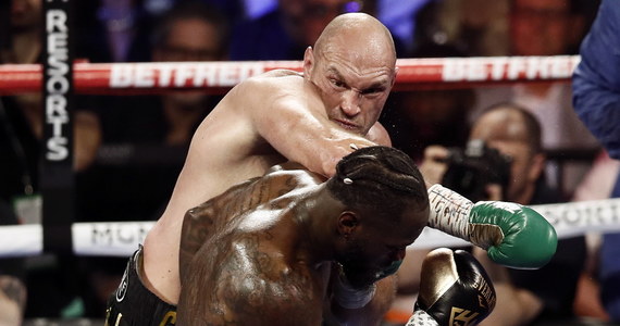 Trzecia walka między mistrzem świata WBC Brytyjczykiem Tysonem Furym i Amerykaninem Deontayem Wilderem odbędzie się 3 października - poinformował portal "The Athletic". Pięściarze mieli pierwotnie zmierzyć się 18 lipca w Las Vegas.