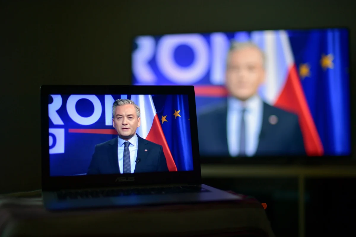 Europa potrzebuje dziś nowego impulsu gospodarczego, nowego planu Marshalla - uważa kandydat Lewicy na prezydenta Robert Biedroń. Zapewnił, że będzie współpracował w opracowaniu takiego planu, który nie tylko ma ratować europejską gospodarkę, ale sprawić by mogła konkurować z innymi gospodarkami świata.