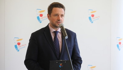 Trzaskowski apeluje o przesunięcie egzaminów. "Nadzwyczajna sytuacja wzmogłaby stres"