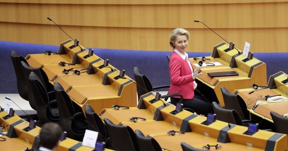 "UE musi wzmocnić walkę z fake newsami w kontekście pandemii koronawirusa, gdyż zagrażają one bezpieczeństwu naszych obywateli" – poinformowała w czwartek na konferencji w Brukseli szefowa KE Ursula Von der Leyen.