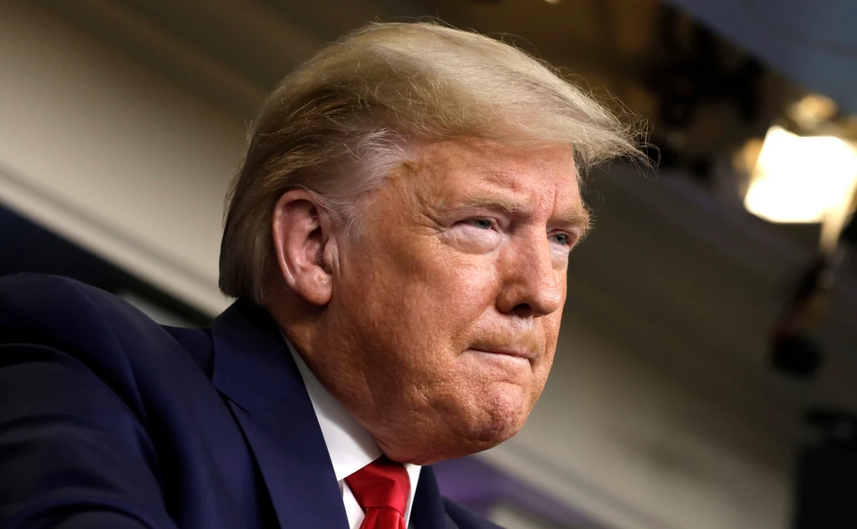 Co najmniej 246 osób zakażonych koronawirusem zmarło w czwartek w USA - podała telewizja CNN. Tym samym od początku pandemii Covid-19 w tym kraju zmarło prawie 1200 osób. Obecnie to też USA wykryto najwięcej przypadków zarażeń na świecie - ponad 83 tys. Stany Zjednoczone wyprzedziły pod tym względem Chiny, gdzie epidemia pojawiła się w pierwszej kolejności w grudniu.