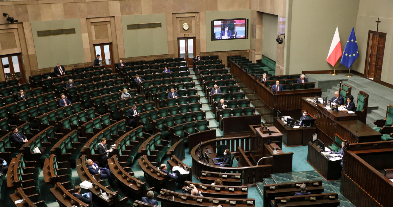 Pis Liderem Konfederacja Przed Lewicą Sondaż Kantar Wydarzenia W Interiapl 6807