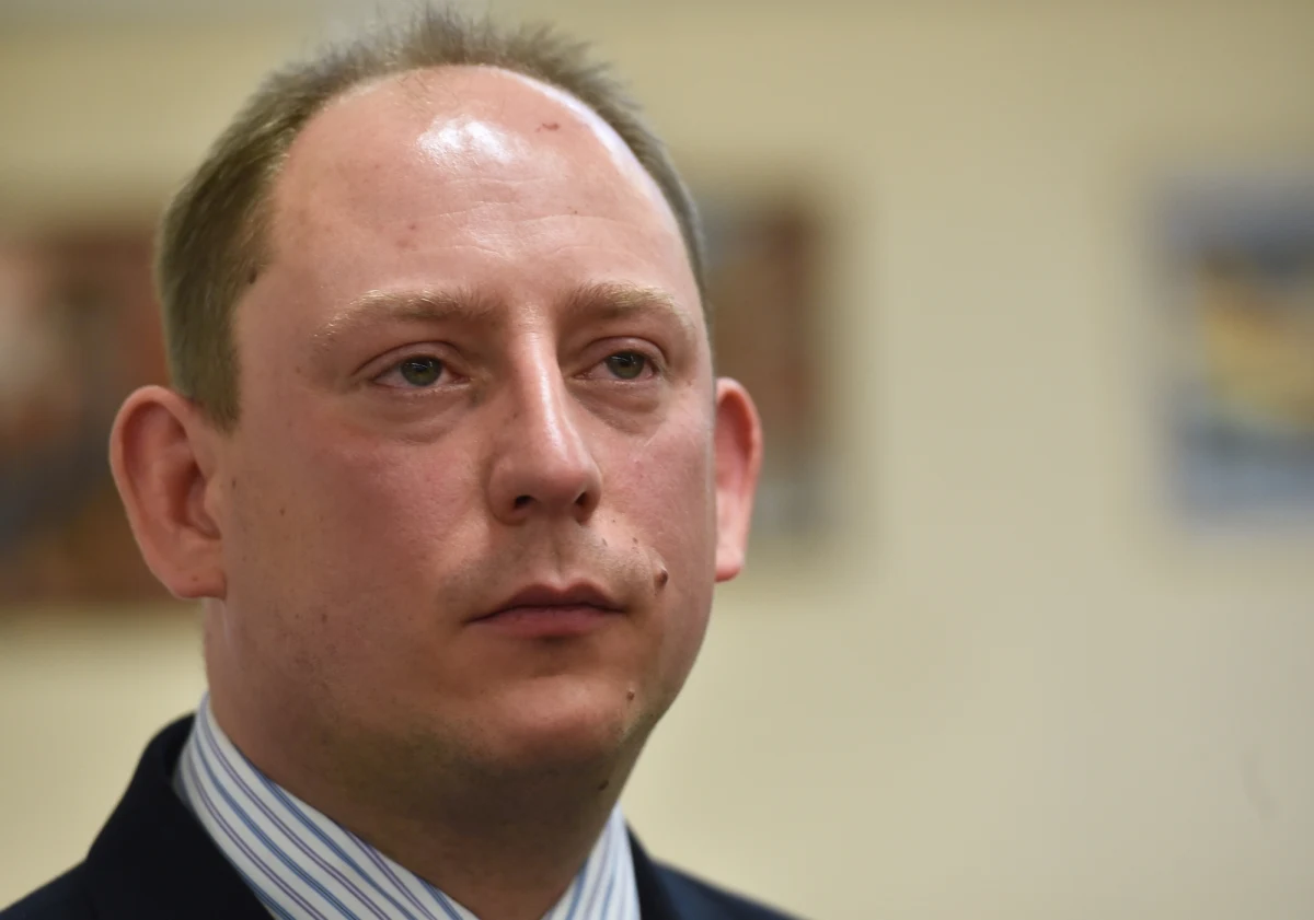 „Wczoraj przedłożono mi do podpisu zarządzenie, wskazujące z imienia i nazwiska osoby odpowiedzialne za pracę przy wyborach. Odmówiłem podpisania” – pisze na swoim facebookowym profilu Krzysztof Klęczar, burmistrz małopolskich Kęt. Samorządowiec uważa, że zorganizowanie wyborów prezydenckich narazi zdrowie i życie obywateli. Jak pisze - w poczuciu odpowiedzialności za mieszkańców gminy Kety – nie chce do tego „przyłożyć ręki”.