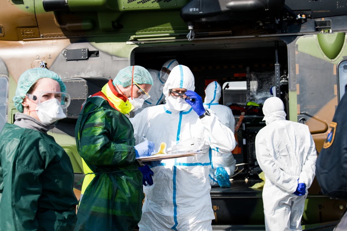 Na terenie Niemiec zidentyfikowano 52 547 przypadków zakażenia koronawirusem - poinformował w niedzielę Instytut im. Roberta Kocha (RKI) w Berlinie. W związku z pandemią COVID-19 zmarło do tej pory w sumie 389 osób, w tym w ciągu ostatniej doby 64 osoby.