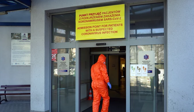 Koronawirus w Polsce. Szpitale zamykają oddziały, coraz więcej personelu w kwarantannie