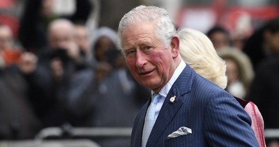 Brytyjski następca tronu, książę Karol, u którego w zeszłym tygodniu stwierdzono obecność koronawirusa, zakończył izolację i jest w dobrym zdrowiu - oświadczył jego rzecznik. 