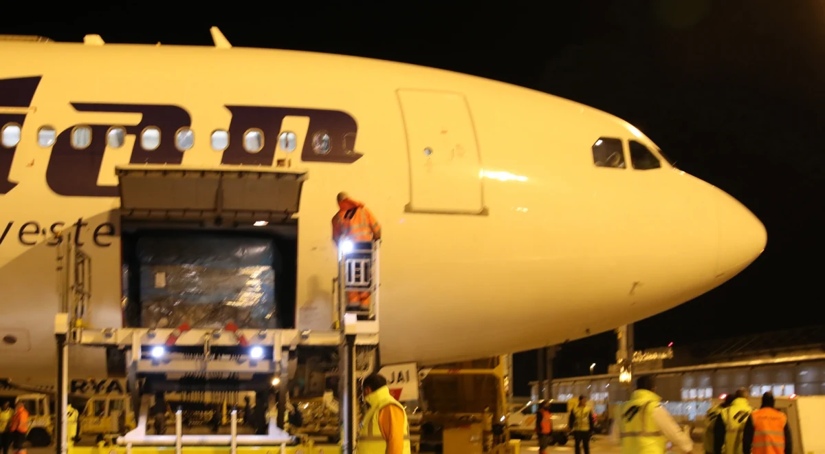 ​Portugalska policja zatrzymała trzech pracowników Urzędu ds. Cudzoziemców i Granic (SEF), podejrzanych o zamordowanie na lotnisku w Lizbonie obywatela Ukrainy. Mężczyzna, jak wynika z dochodzenia, przed śmiercią miał być torturowany.