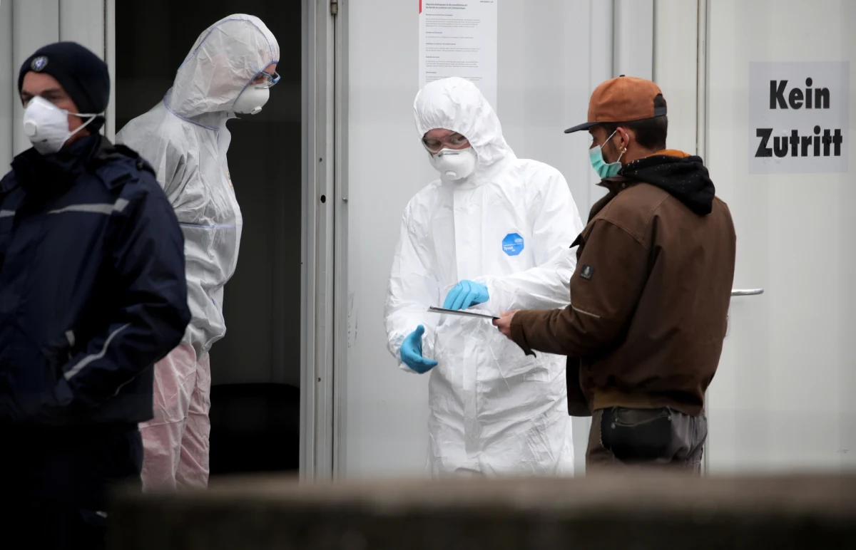 W ciągu ostatniej doby w Niemczech zmarło 128 osób zakażonych nowym koronawirusem - poinformował Instytut im. Roberta Kocha (RKI). Łączna liczba ofiar śmiertelnych to 583. Liczba zarejestrowanych zakażeń wzrosła o 4 615 i wynosi 61 913.