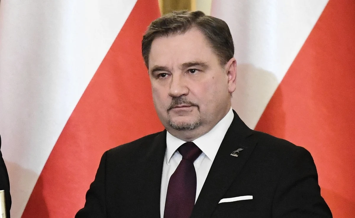 Solidarność takich rzeczy nie zapomina i będzie to miało swoje negatywne konsekwencje w przyszłości - napisał przewodniczący związku Piotr Duda, komentując zmiany w ustawie o Radzie Dialogu Społecznego. Związek oczekiwał reakcji prezydenta na "bezprecedensowy atak na niezależny dialog społeczny". W międzyczasie Andrzej Duda podpisał jednak tzw. tarczę antykryzysową. 