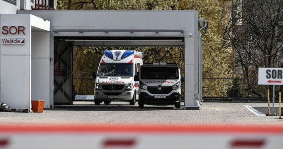 Dwie nastolatki, u których stwierdzono zakażenie koronawirusem, zostały wyleczone i opuszczą Uniwersytecki Szpital Kliniczny we Wrocławiu. Jak informują służby prasowe Dolnośląskiego Urzędu Wojewódzkiego, powtórnie wykonane testy dały u obu pacjentek wyniki negatywne. Oznacza to, że nastolatki zostały wyleczone z COVID-19.