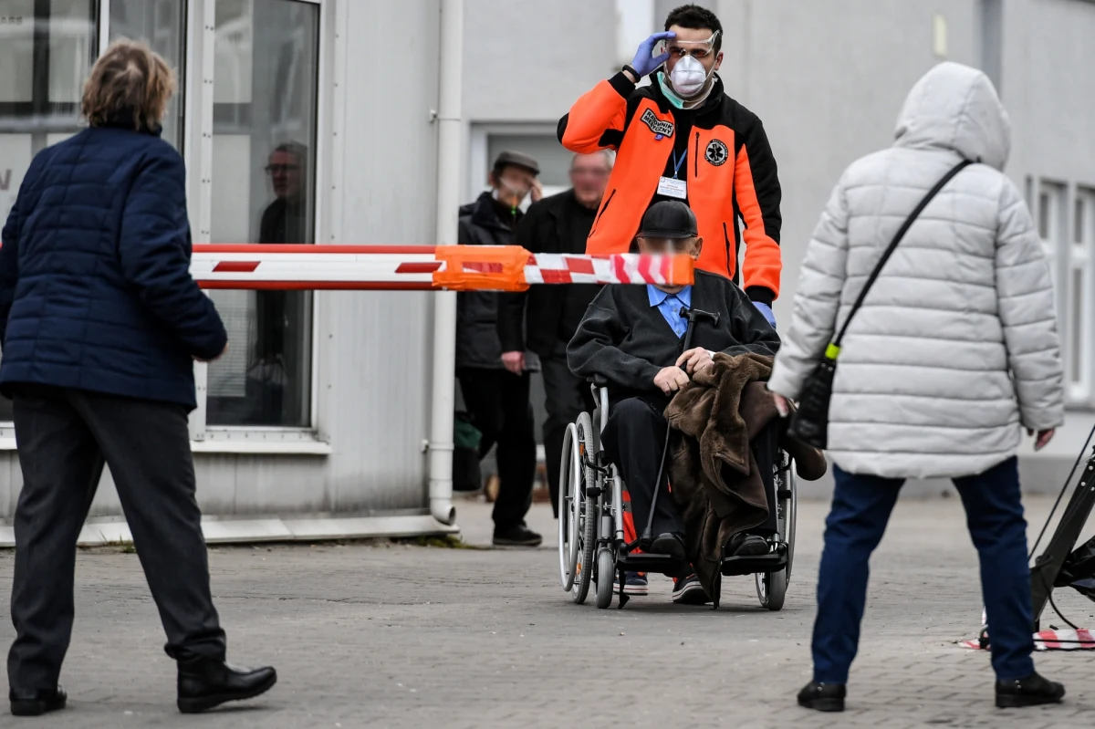 W klinice chorób zakaźnych szpitala klinicznego nr 1 w Lublinie testowana jest nowatorska metoda leczenia pacjentów zakażonych koronawirusem. Terapia ma na celu zapobiec rozwijaniu się niewydolności oddechowej.