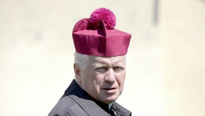 Kontrowersyjna decyzja abp. Szala. "Zamiast ratować szpitale, trzeba ratować kurię"