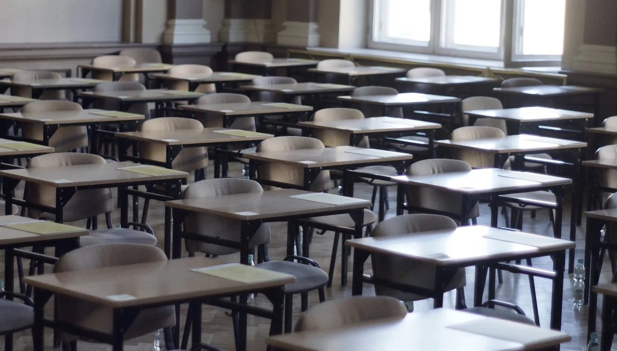 Egzaminy ośmoklasisty i maturę trzeba przenieść albo odwołać apeluje do premiera i ministra edukacji narodowej kilkanaście organizacji zajmujących się wychowaniem i nauczaniem dzieci. Apel podpisały między innymi fundacja Przestrzeń dla Edukacji, Helsińska Fundacja Prawa Człowieka, czy Instytut Spraw Publicznych.