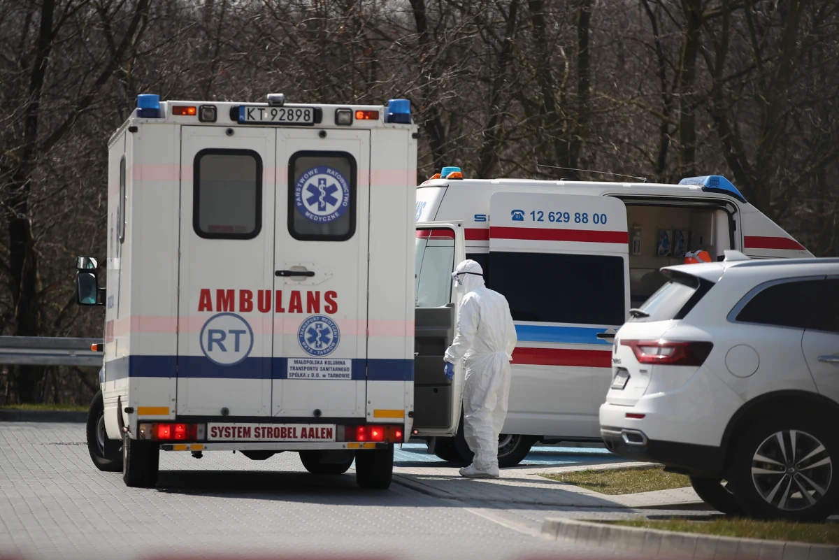 Zmarło siedem kolejnych osób zarażonych koronawirusem w Polsce. Tym samym liczba ofiar śmiertelnych COVID-19 w Polsce wzrosła do 43. 