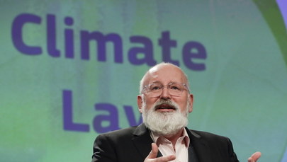 Timmermans: KE podtrzymuje plan zwiększenia celów redukcji emisji na 2030 rok