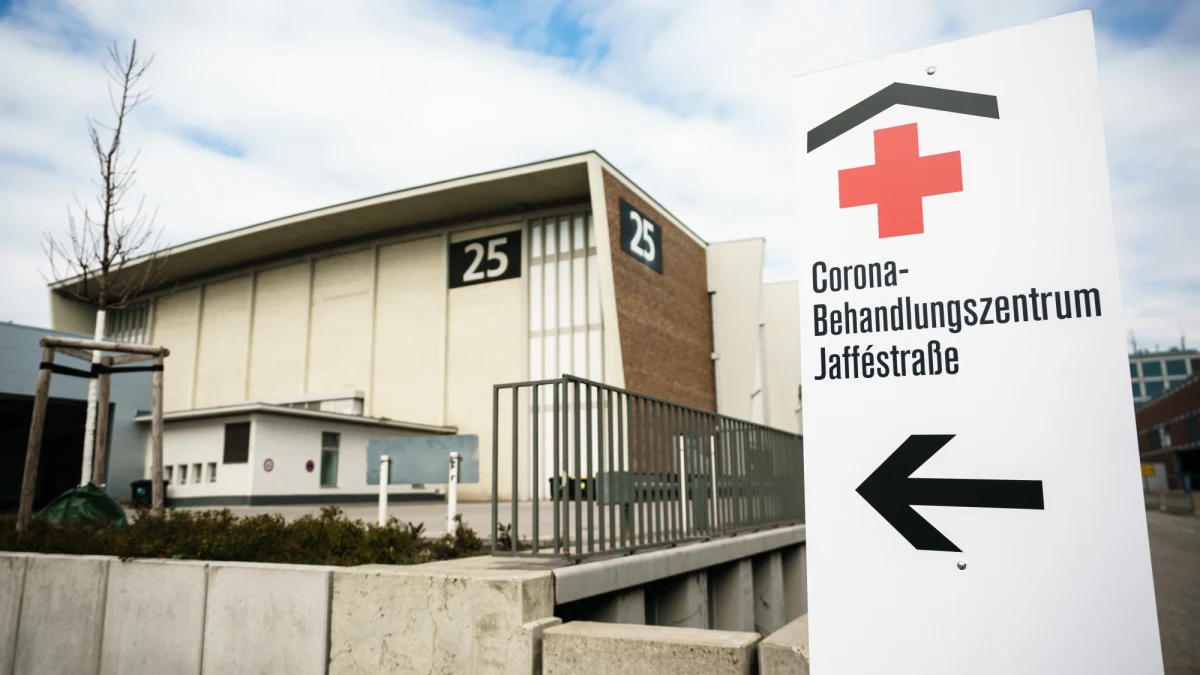 Burmistrz jednej z dzielnic Berlina Stephan von Dassel twierdzi, że celowo zaraził się koronawirusa, bo - jak przekonuje - chciał się uodpornić, a przy okazji być razem ze swoją przyjaciółką podczas jej kwarantanny.