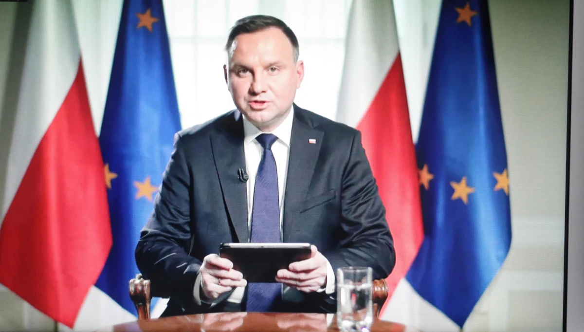 ​Andrzej Duda miał wywierać presję na ministrze zdrowia, by ten poparł zorganizowanie wyborów prezydenckich 10 maja - informuje "Fakt". W spotkaniu polityków brała udział także pierwsza dama Agata Kornhauser-Duda.