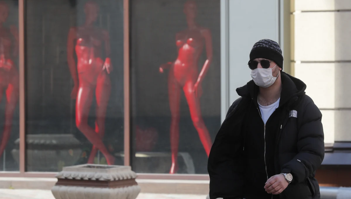 Przed Ukrainą są najcięższe tygodnie, jeśli chodzi o rozprzestrzenianie się koronawirusa - ostrzegł minister ochrony zdrowia tego kraju Maksym Stepanow. Przekazał, że jego resort zatwierdził państwowe wytyczne leczenia chorych na Covid-19, które otrzymają wszyscy lekarze.