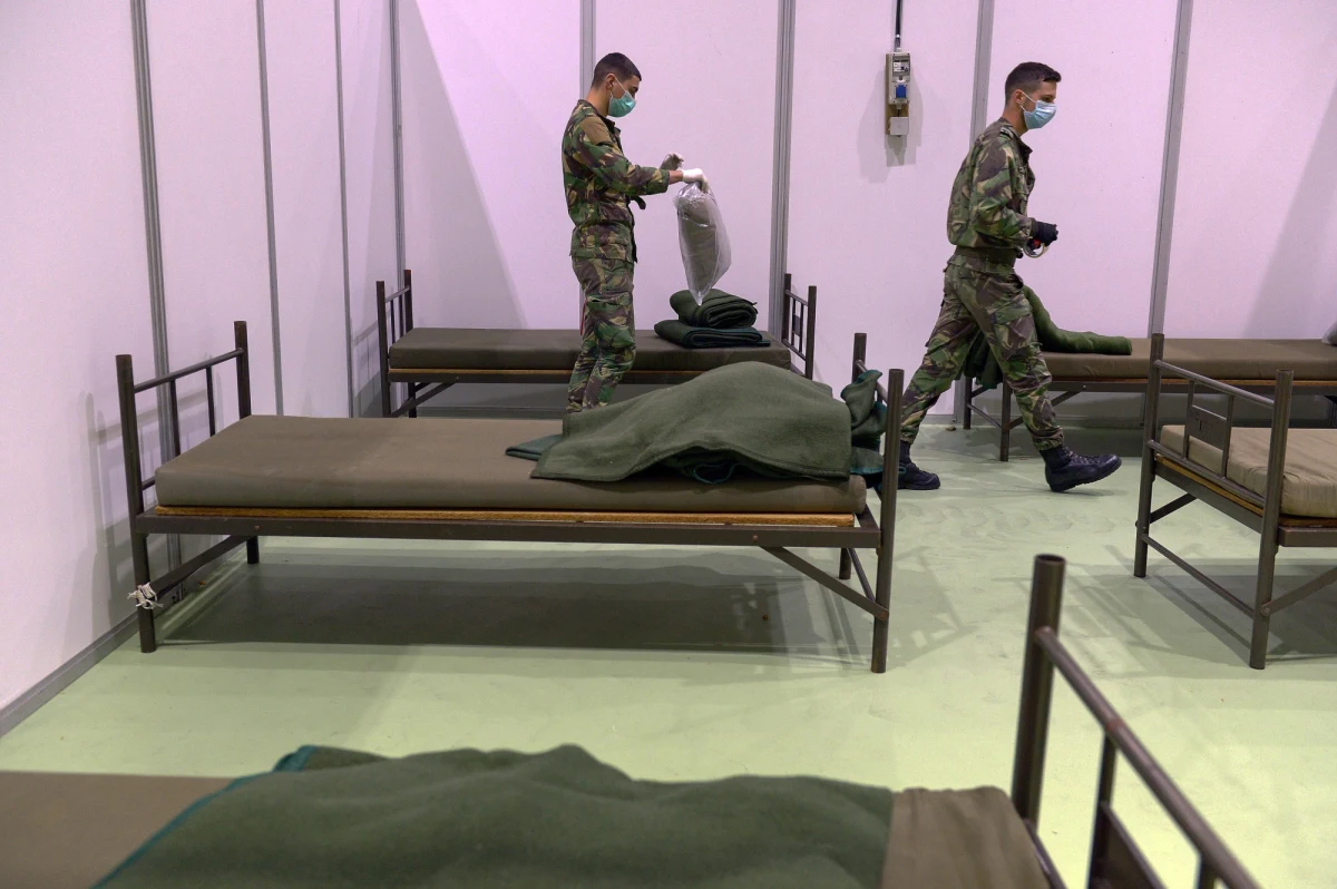 Ministrowie spraw zagranicznych państw NATO dali mandat głównemu dowódcy wojskowemu Sojuszu do koordynowania działań w walce z koronawirusem. Chodzi m.in. o zbieranie informacji dotyczących wolnych miejsc w szpitalach, a także o nadwyżkach sprzętu.