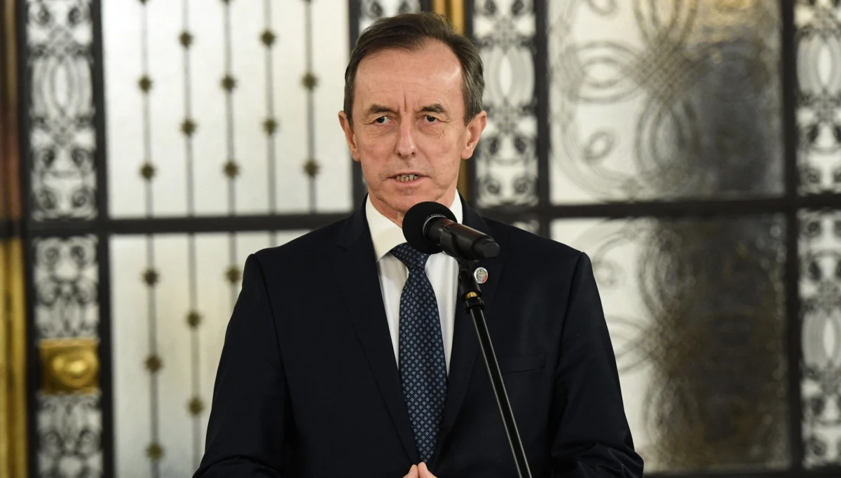 Nie trzeba zmieniać konstytucji, żeby przełożyć wybory prezydenckie, wystarczy wprowadzić stan klęski żywiołowej - powiedział marszałek Senatu Tomasz Grodzki. Zwrócił uwagę, że nie jest napisane, do kiedy muszą się odbyć wybory po zakończeniu tego stanu i "to jest pole do negocjacji. 