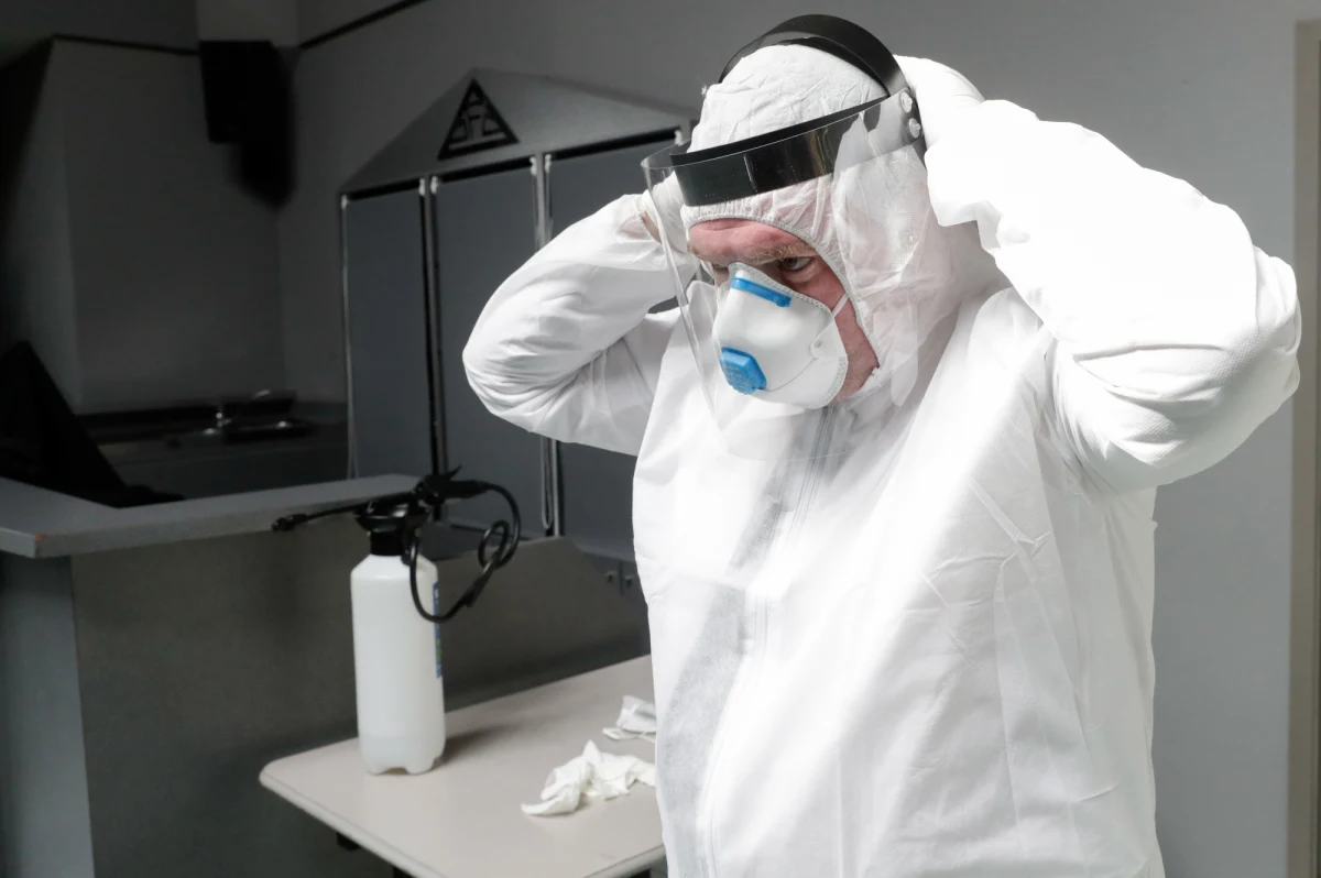 Na Litwie do końca roku z powodu koronawirusa umrze ponad 200 osób, liczba zainfekowanych może sięgnąć blisko 6 tys., a szczyt zakażeń nastąpi na przełomie kwietnia i maja - takie prognozy przedstawili w piątek naukowcy z Uniwersytetu Wileńskiego.