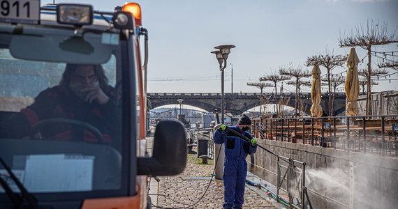 Lekarze z Polikliniki Uniwersyteckiej w Pradze (VFN) poinformowali, że poprawił się stan jedynego pacjenta, któremu podawano amerykański eksperymentalny lek remdesivir. Ich zdaniem nie można jednak przesądzić, że to on był kluczowy w leczeniu chorego.