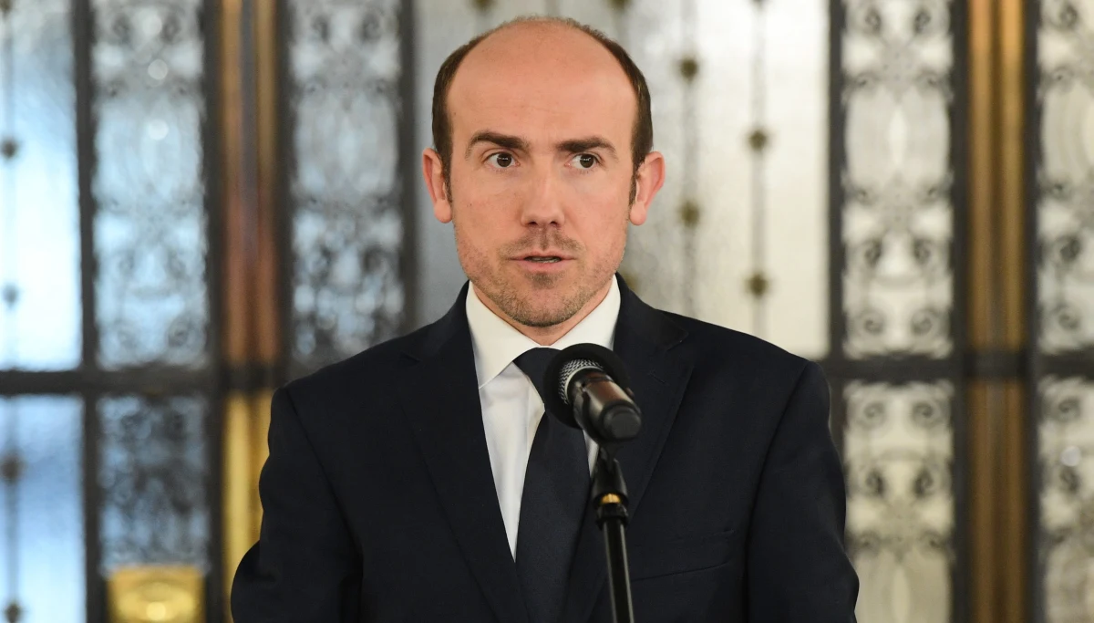 Sejm wysłucha w poniedziałek informacji premiera na temat stanu walki z epidemią koronawirusa - poinformował lider Platformy Obywatelskiej Borys Budka. Posłowie będą też głosować nad wprowadzeniem do porządku obrad projektu PiS ws. głosowania korespondencyjnego. 