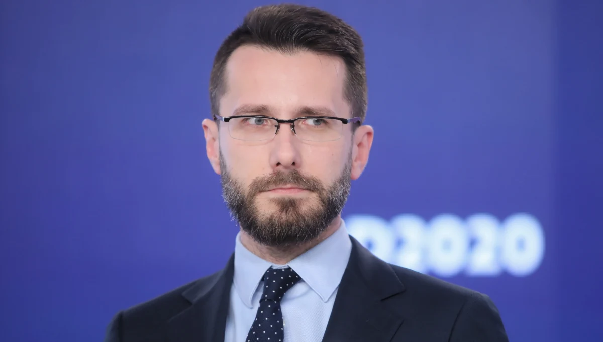 Wybory muszą się odbyć 10 maja - stwierdził poseł PiS i zastępca rzecznika prasowego tej partii Radosław Fogiel. Dodał, że w przeciwnym razie zostałaby naruszona konstytucja. 